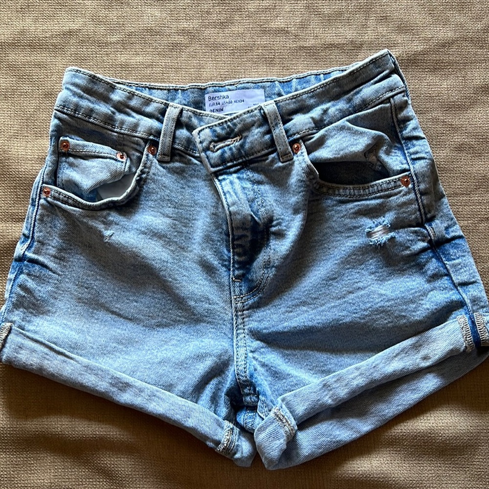 Bershka Shorts